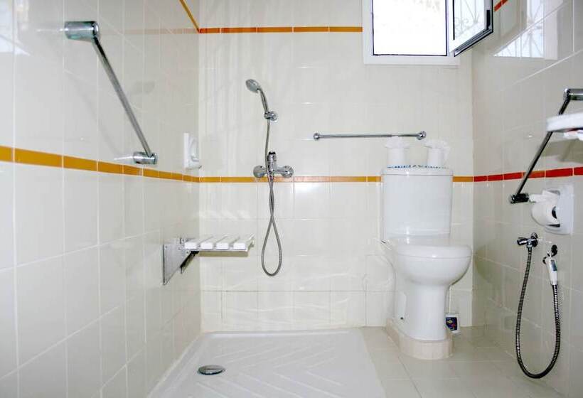 Номер Стандарт, Samira Club   Caters To Couples