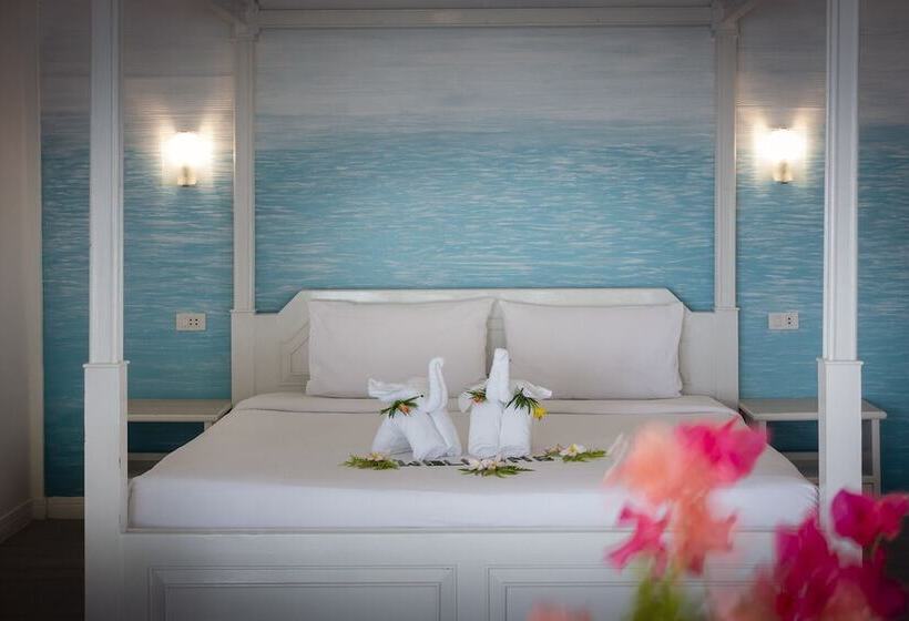 Королевский Люкс, Sand Sea Beach Resort