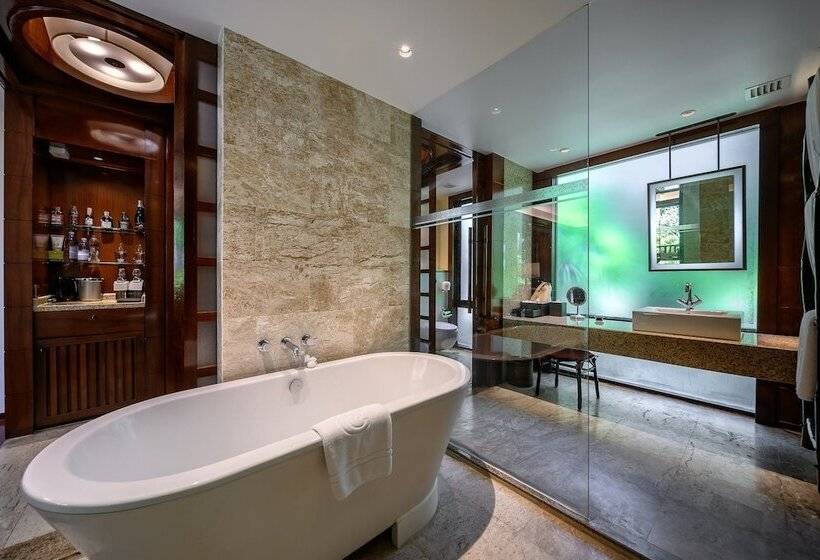 Номер Deluxe Вид на Сад, Centara Grand Beach Resort & Villas Krabi