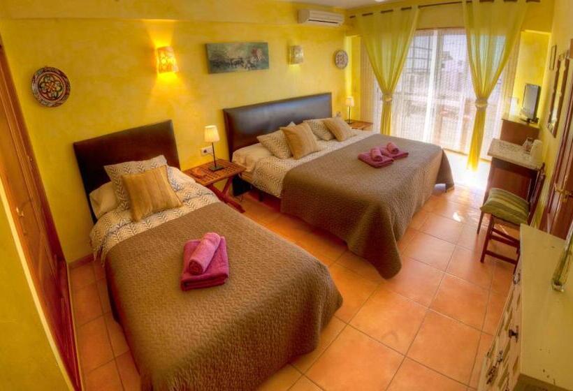 Номер Стандарт Трехместный, Hostal Don Peque Adult Recommended