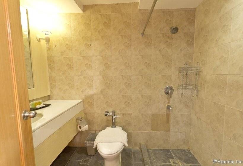 Люкс Deluxe 2 Спальни, Crown Regency Hotel And Towers