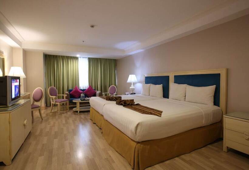 Студия Deluxe, Crown Regency Hotel And Towers
