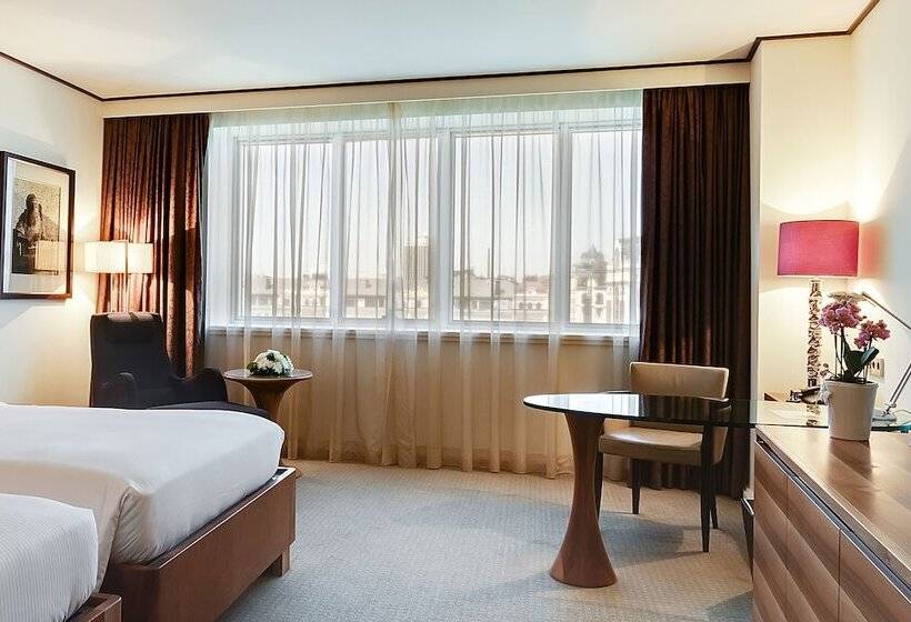 اتاق استاندارد با چشم‌انداز, Hyatt Regency Kyiv