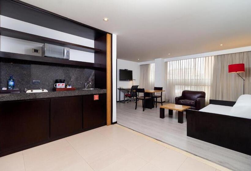 Трехместный Номер Superior, Madisson Inn Luxury By Geh Suites