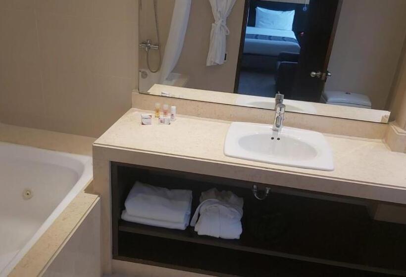 Номер Стандарт, Madisson Inn Luxury By Geh Suites