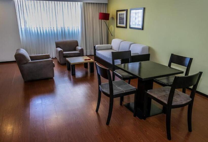 Трехместный Номер Superior, Madisson Inn Luxury By Geh Suites