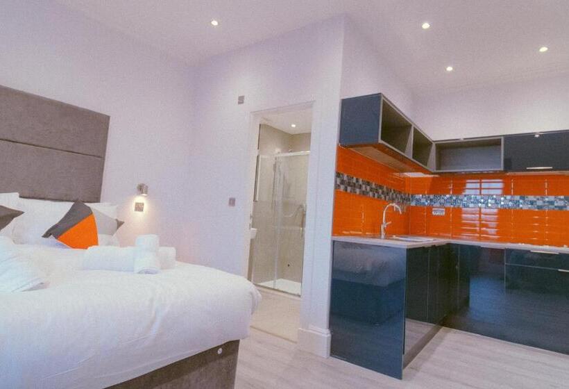 Номер Superior Кровать Кинг, Mayfield Suites