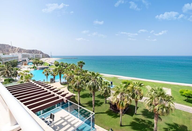 Люкс 3 Спальни, Radisson Blu Resort Fujairah