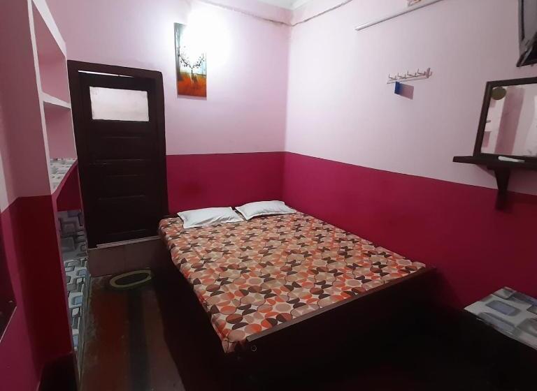 Номер Deluxe, Call On 79031 58122 For Booking Rupak Rest House Near Temple