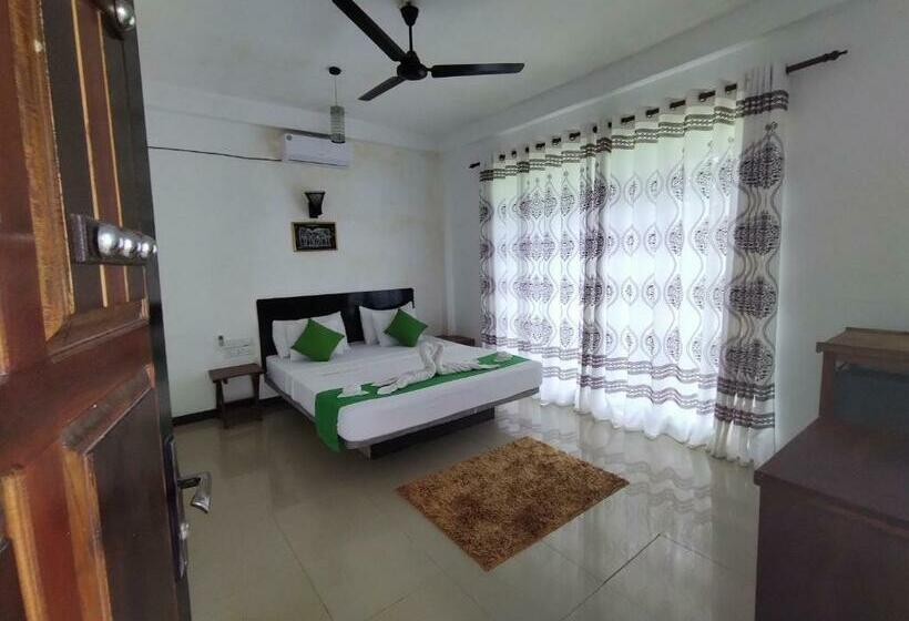 اتاق لوکس, Village Mango Resort Yala