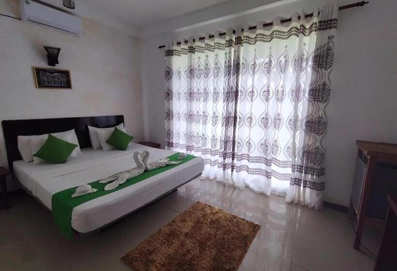 اتاق لوکس, Village Mango Resort Yala