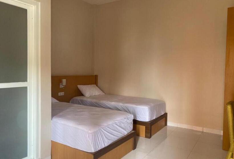 اتاق استاندارد, Nietsa Guest House Syariah Palu Mitra Reddoorz