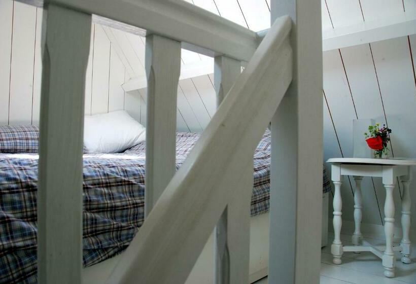1间卧室的房子, Bed In Waterland