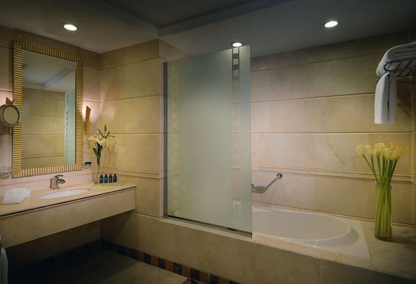 Президентский Люкс, Mövenpick Hotel Qassim