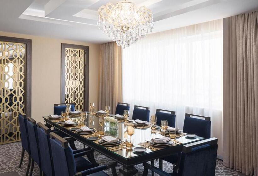 Королевский Люкс, Mövenpick Hotel Qassim