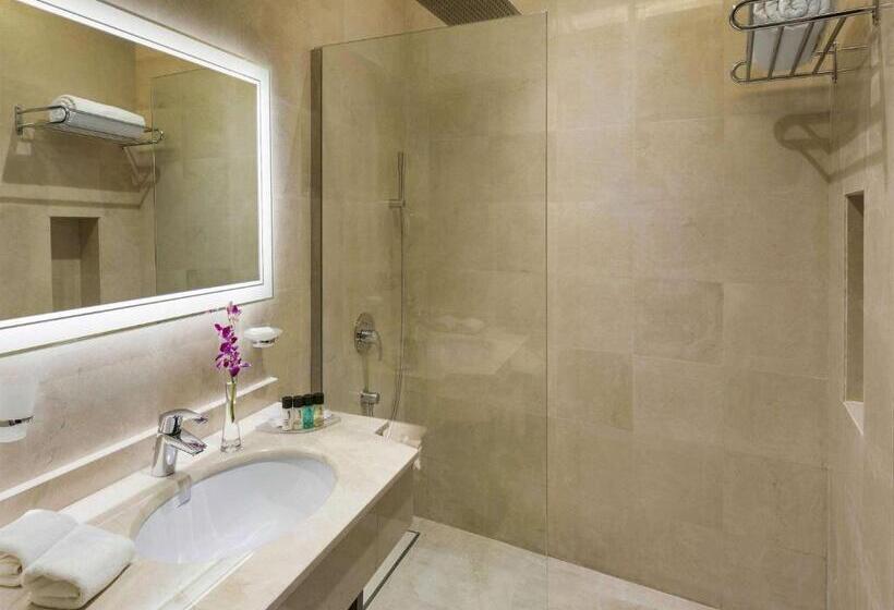 Номер Стандарт Смежный, Mövenpick Hotel Qassim