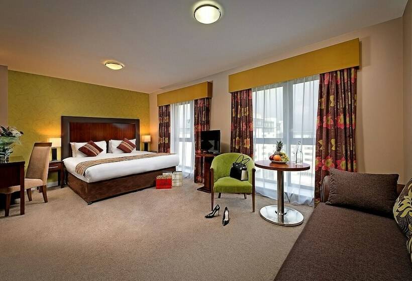 Standard Room, George Limerick