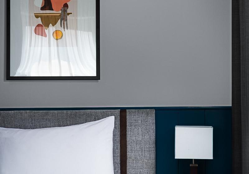 Standard Room, George Limerick