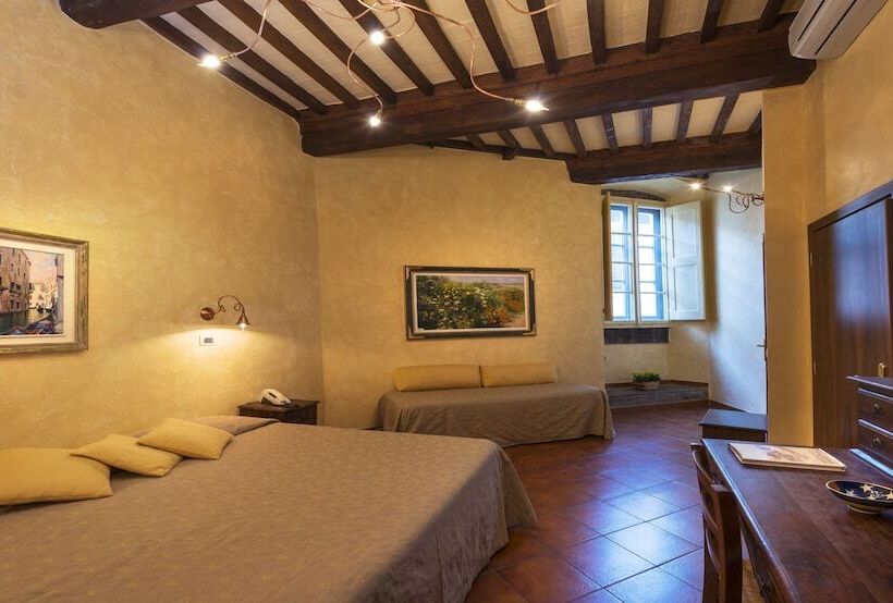 Номер Стандарт Трехместный, Italia Cortona