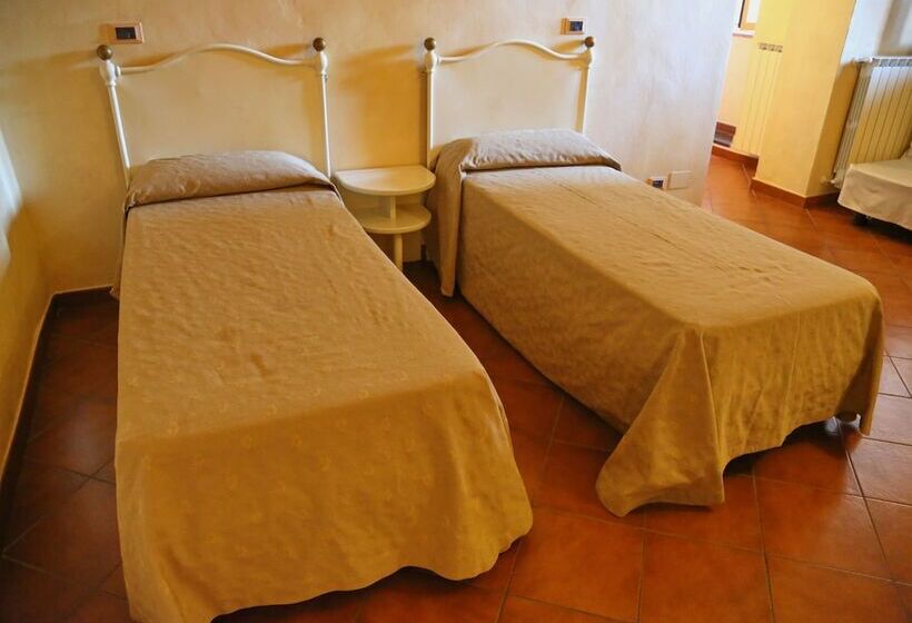 家庭间, Italia Cortona