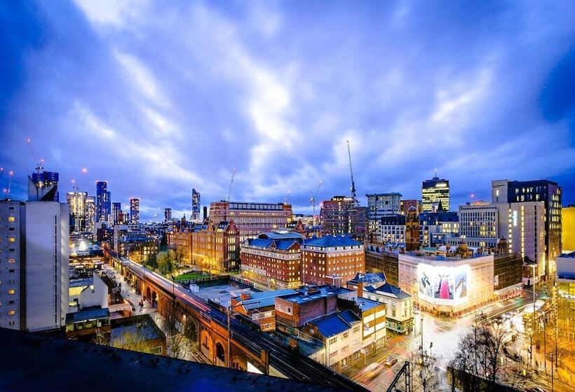 Номер Deluxe, Manchester Marriott Hotel Piccadilly