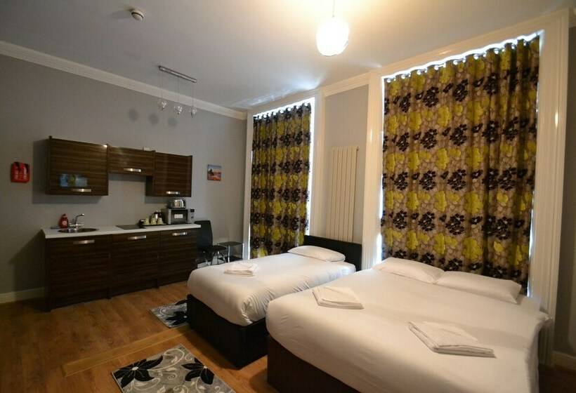 スタンダードスタジオ, Hyde Park Suites   Apartments