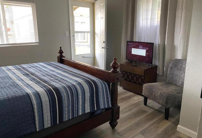 Семейное Бунгало, Rockwood Resort Motel