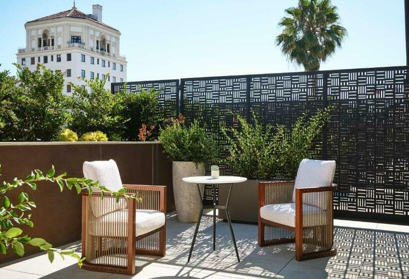 غرفة قياسية سرير مزدوج, Thompson Hollywood, By Hyatt