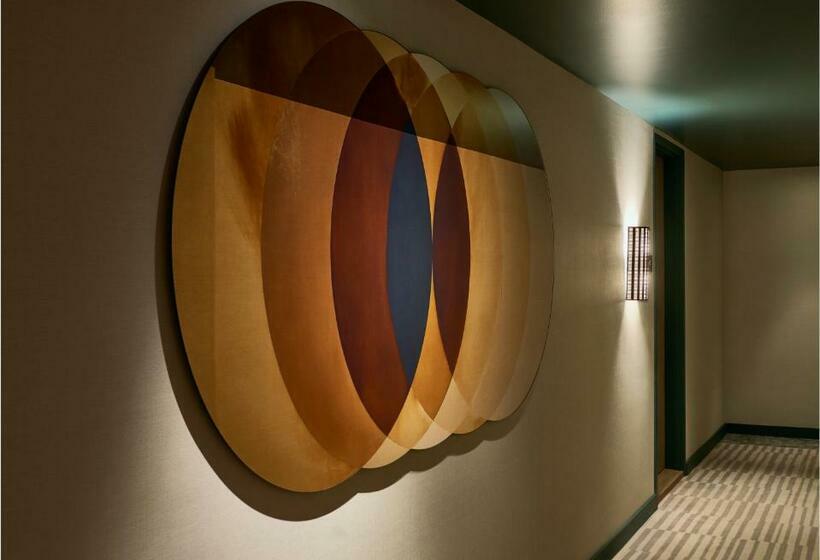 غرفة قياسية سرير كينج, Thompson Hollywood, By Hyatt