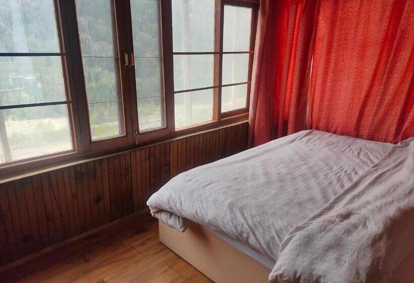 Deluxe Room Mountain View, Bhrigu