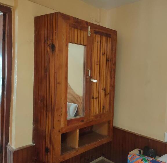 Deluxe Room Mountain View, Bhrigu