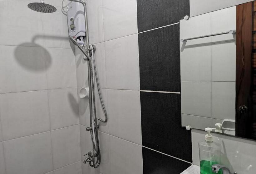 Семейный Номер Deluxe, Reddoorz Plus @ Jollydays Hotel Nueva Ecija
