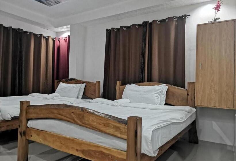 Семейный Номер Deluxe, Reddoorz Plus @ Jollydays Hotel Nueva Ecija