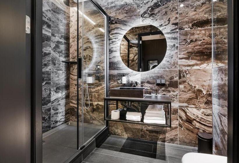 اتاق راحتی, Le Petit Marin Boutique
