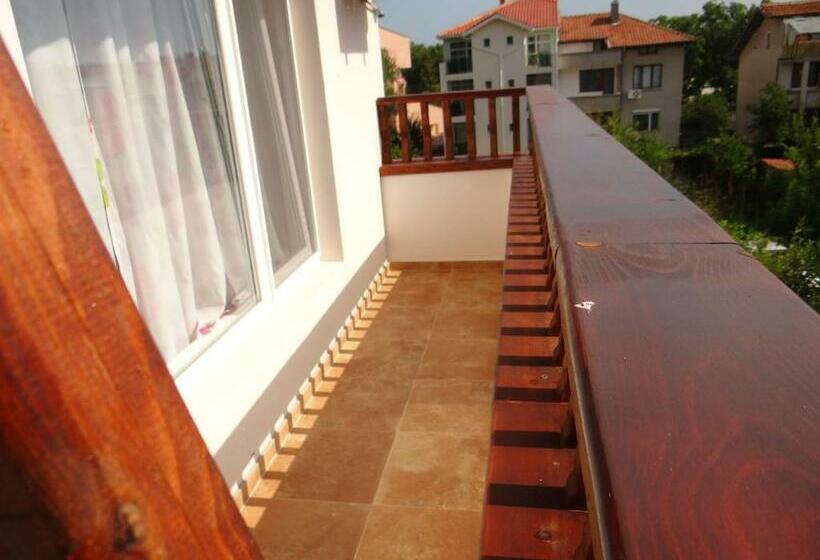Номер Стандарт с Балконом, Guest House Rosa