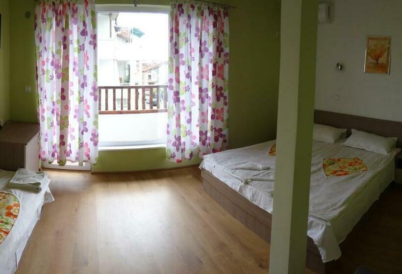 Номер Стандарт с Балконом, Guest House Rosa