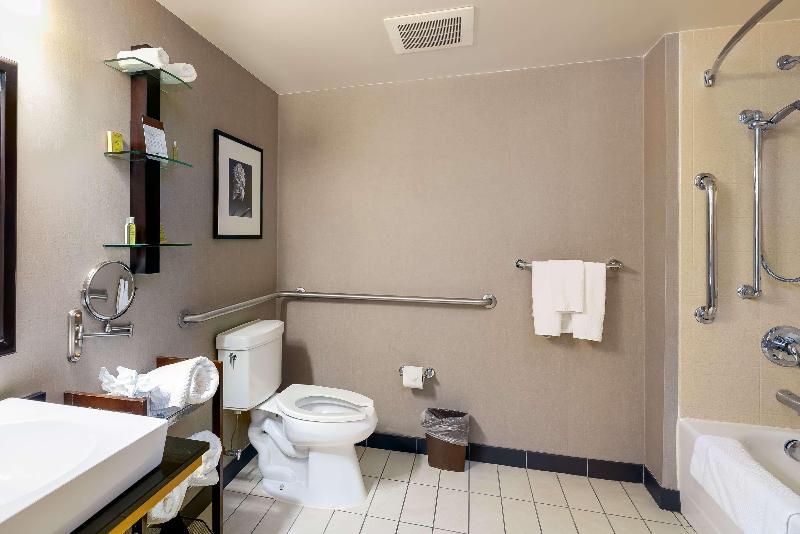 סוויטת ג'וניור מיטת קינג, Doubletree By Hilton Hotel Savannah Airport