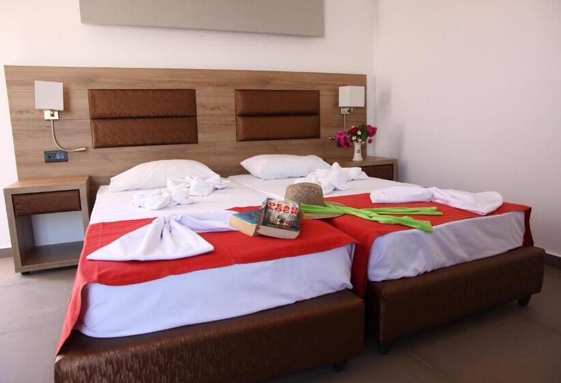 Номер Deluxe с Террасой, Porto Plazza