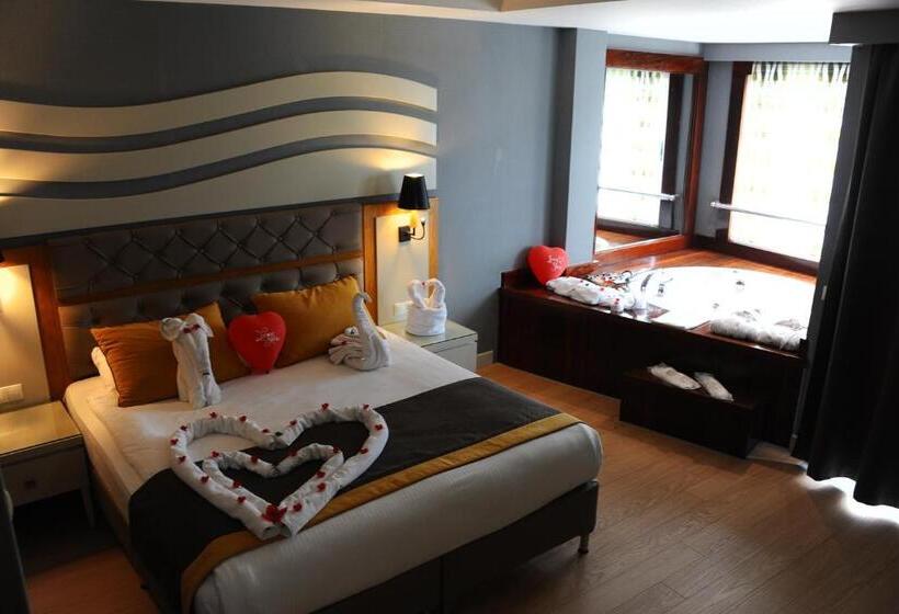 Habitación Estándar con Hidromasaje, Saturn Palace Resort   All Inclusive
