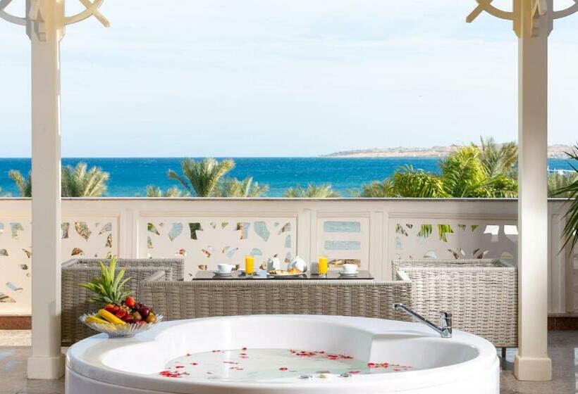 سوئیت با چشم‌انداز دریا و هیدروماساژ, Pickalbatros Palace   Aqua Park Hurghada