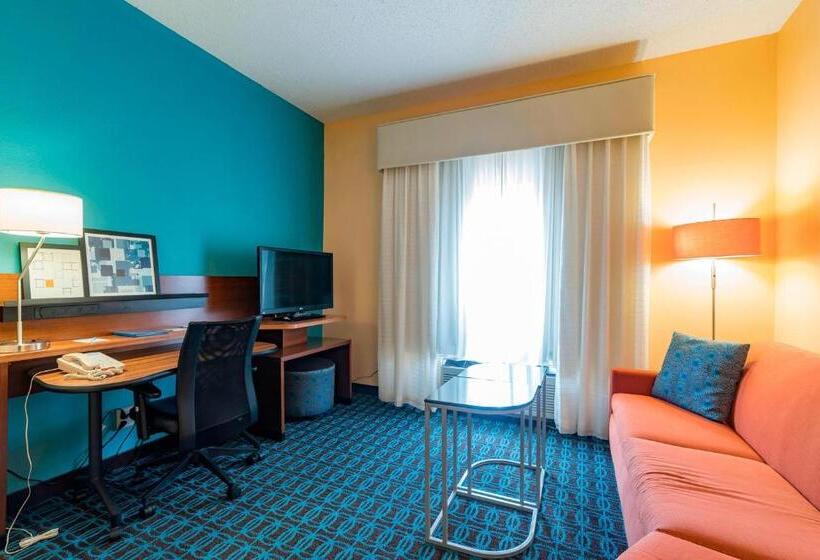 Люкс Кровать Кинг, Comfort Inn & Suites Green Bay Stadium Area