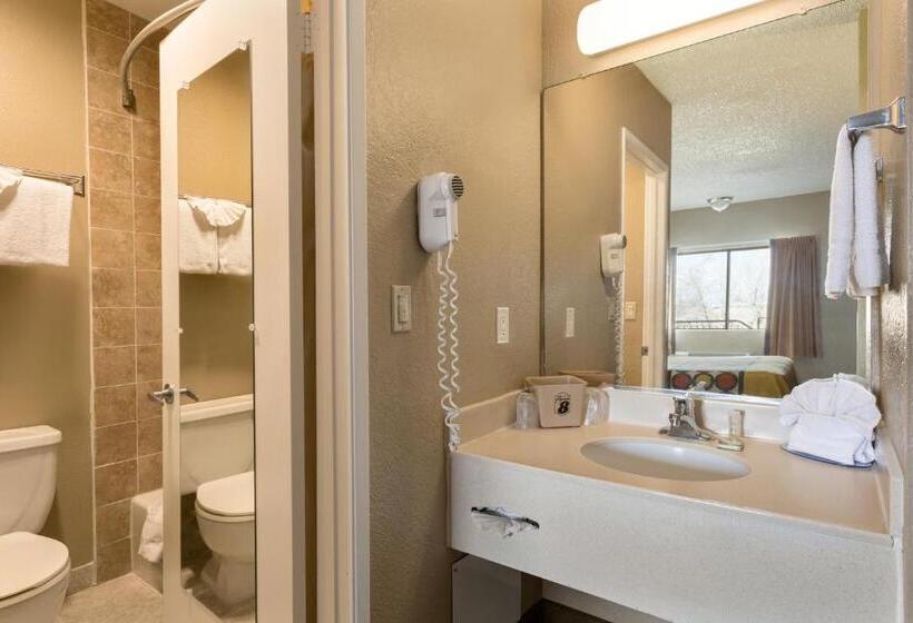 Номер Стандарт 2 Двуспальные Кровати, Super 8 By Wyndham Ridgecrest
