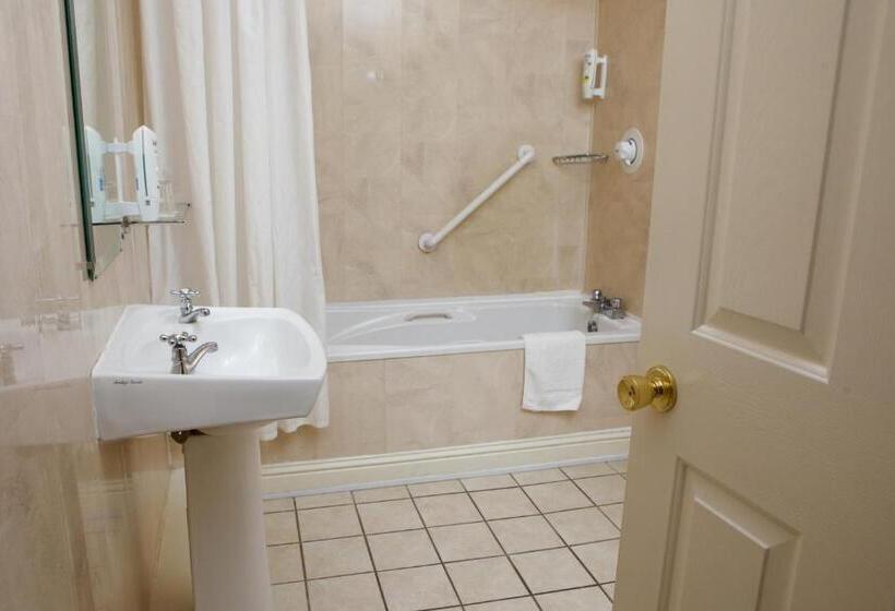 Семейный Номер, Leens Hotel