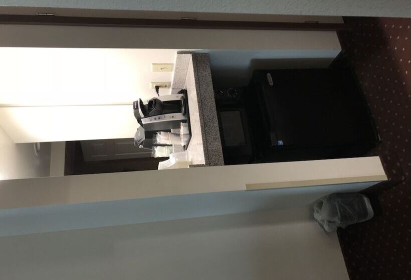 Люкс, Holiday Inn Express Syracuse Fairgrounds, An Ihg
