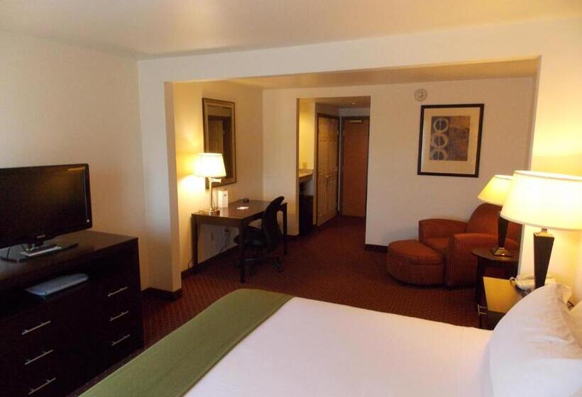 Люкс Кровать Кинг, Holiday Inn Express Syracuse Fairgrounds, An Ihg