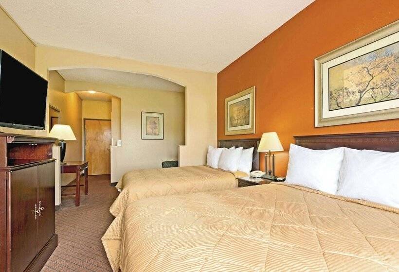 带2个双人床的标准工作室, Days Inn By Wyndham Coliseum Montgomery Al