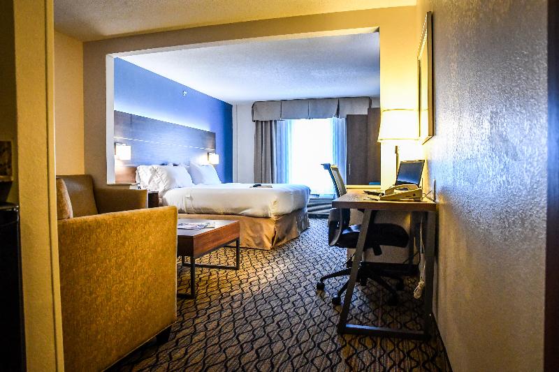 Стандартный Номер Кровать Кинг, Holiday Inn Express Hotel & Suites   Concord, An Ihg