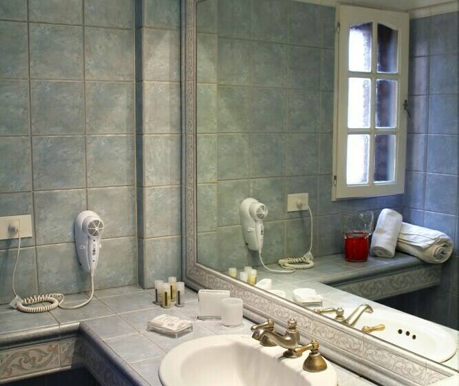 اتاق سوپریور, Nina Suites