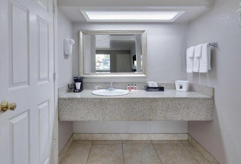 Номер Стандарт, Super 8 By Wyndham San Antonio Pearl District / Downtown