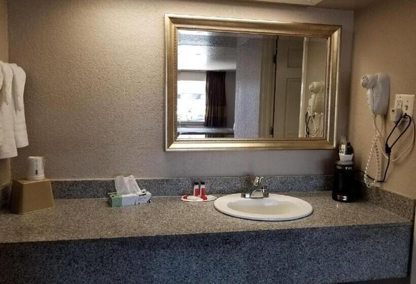 Номер Стандарт, Super 8 By Wyndham San Antonio Pearl District / Downtown
